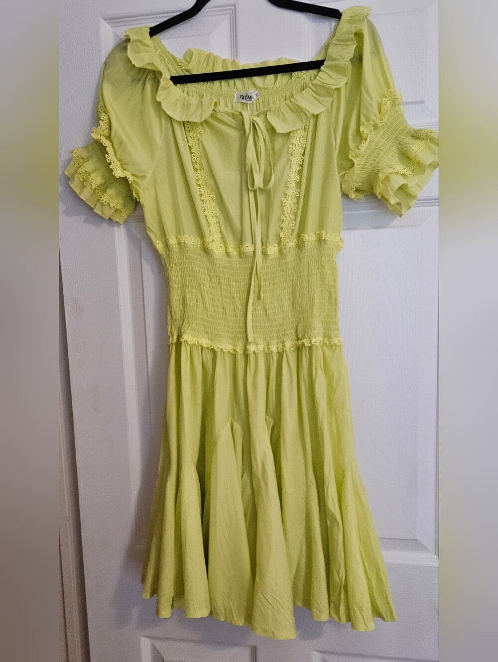 Woman's Neon Lime Color Dress. NWOT. Size M/L